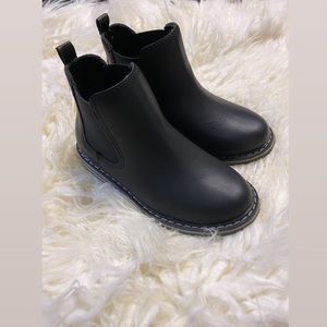Black toddler Chelsea boots